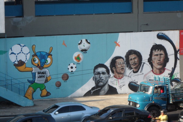 Grafitti an der Metrostation am WM-Stadion Maracanã in Rio de Janeiro